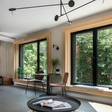 Academia Apartment *